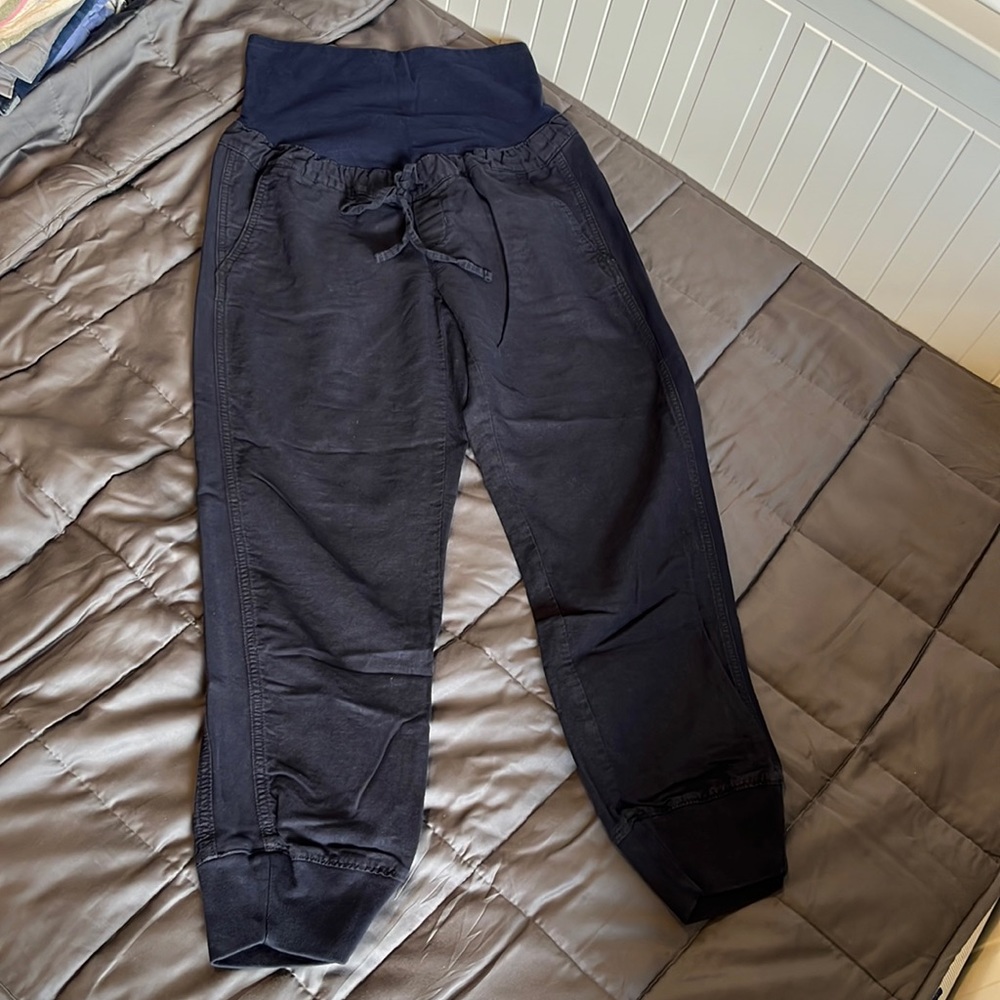 Maternity linen joggers